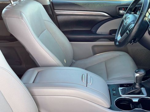 Certified 2018 Toyota Highlander Limited image 13