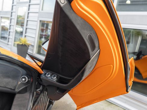 Used 2013 McLaren MP4-12C Spider image 30