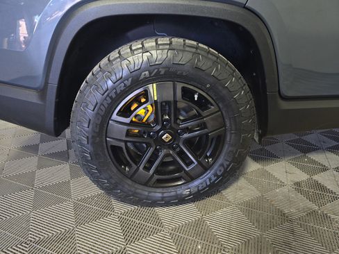 Used 2022 Rivian R1T Launch Edition AWD/4WD image 12