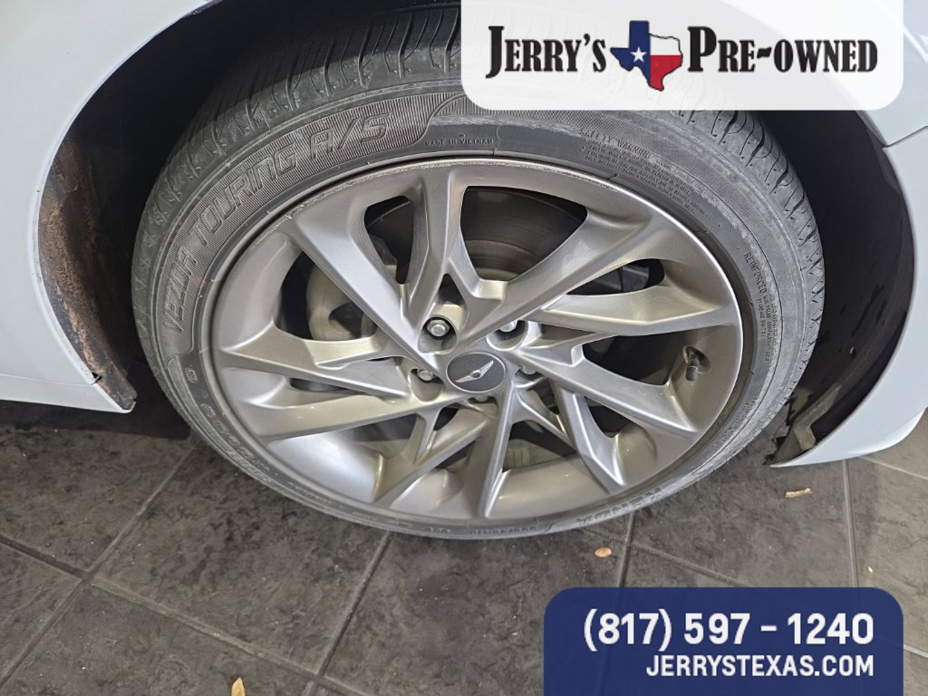 Used 2022 Genesis G70 2.0T RWD image 4