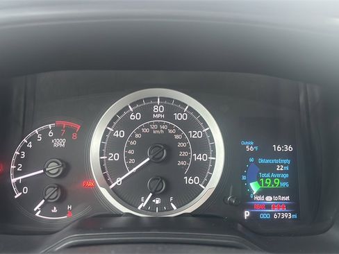 Used 2021 Toyota Corolla LE image 18