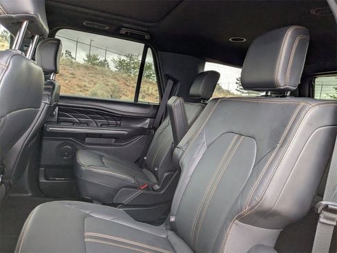 Used 2024 Ford Expedition Platinum image 20