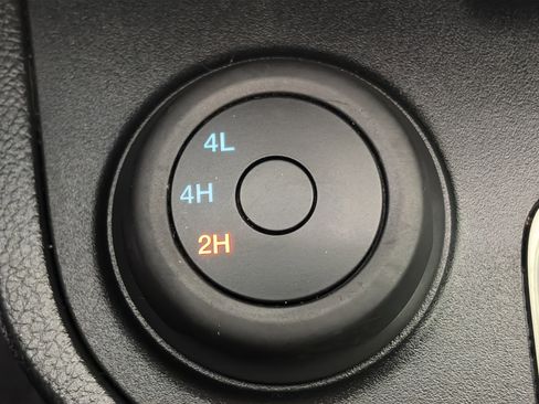 Used 2023 Ford Ranger XLT w/ Equipment Group 302A High image 28