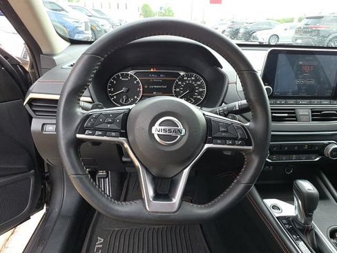 Used 2020 Nissan Altima 2.5 SR w/ Premium Package FWD image 13