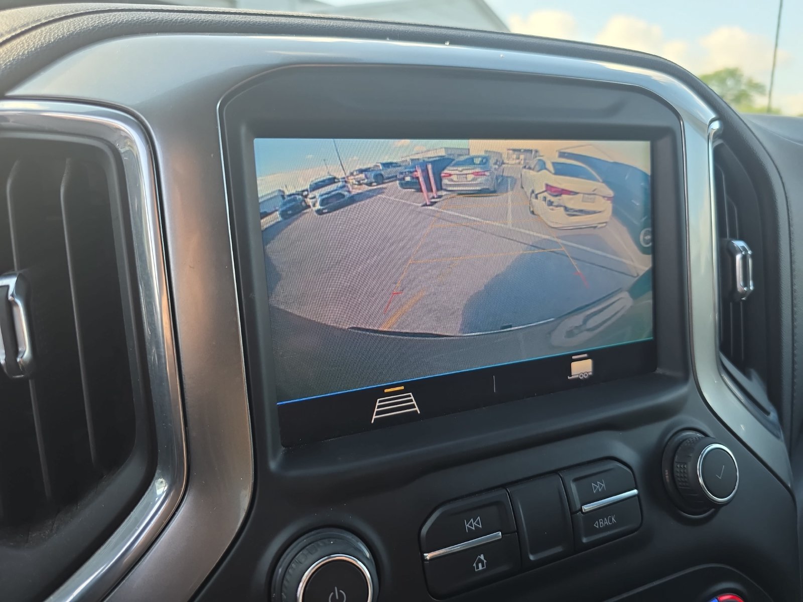 Used 2020 Chevrolet Silverado 1500 LT w/ Texas Edition AWD/4WD image 19