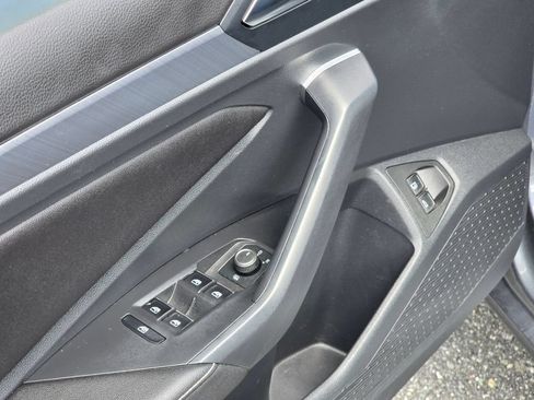 Used 2024 Volkswagen Jetta SE FWD image 39