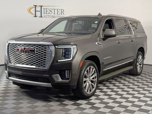 Used 2021 GMC Yukon XL Denali w/ Advanced Technology Package image 4