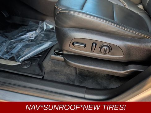 Used 2020 Chevrolet Traverse LT w/ LT Premium Package image 13