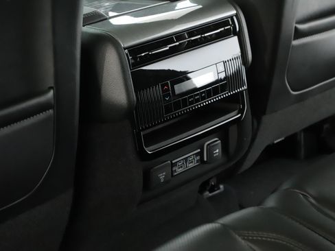 Used 2022 Jeep Wagoneer Series I AWD/4WD image 8
