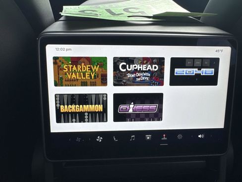 Used 2026 Tesla Model Y Long Range image 21