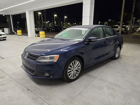 Used 2012 Volkswagen Jetta SEL image 2