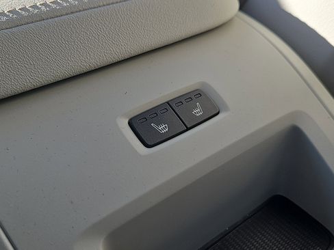 Used 2025 Volvo XC60 T8 Plus w/ Protection Package Premier image 15