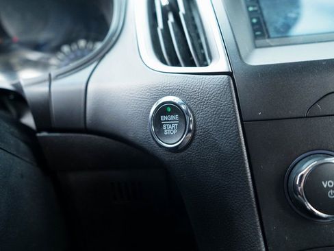 Used 2020 Ford Edge SE image 13