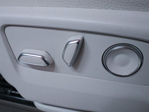 Used 2023 GMC Yukon XL Denali image 17