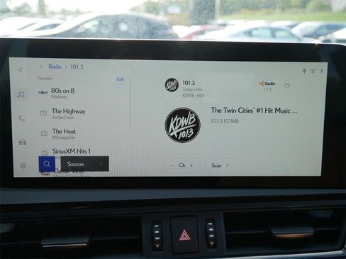 New 2025 Lexus ES 300h w/ Premium Package image 18