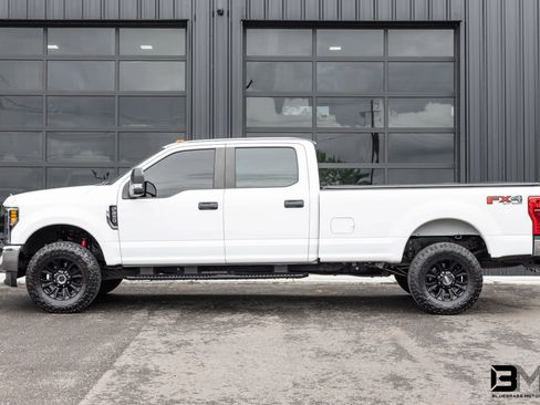 Used 2017 Ford F250 XL w/ Power Equipment Group AWD/4WD image 4