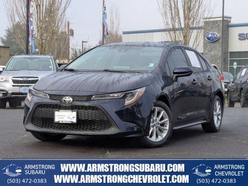 Used 2022 Toyota Corolla LE image 1