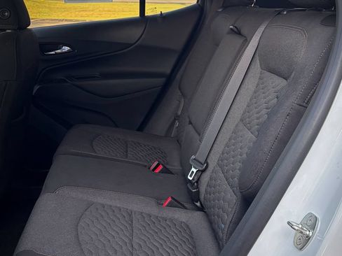 Used 2020 Chevrolet Equinox LT w/ Driver Convenience Package AWD/4WD image 19