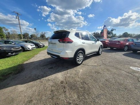 Used 2018 Nissan Rogue SV image 5