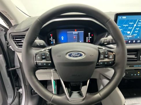 Used 2024 Ford Escape SE FWD image 3