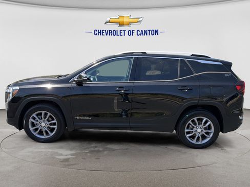 Used 2022 GMC Terrain SLT w/ Tech Package AWD/4WD image 8
