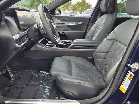 Certified 2023 BMW 740i RWD image 10