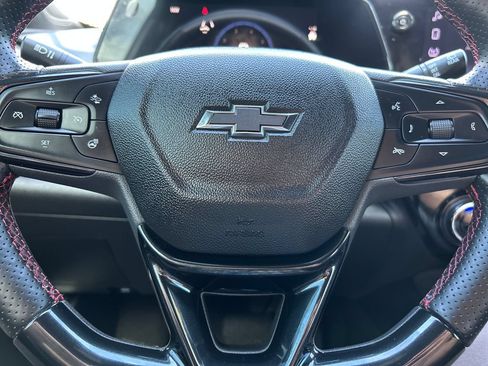 Used 2025 Chevrolet Trax RS w/ Driver Confidence Package FWD image 9