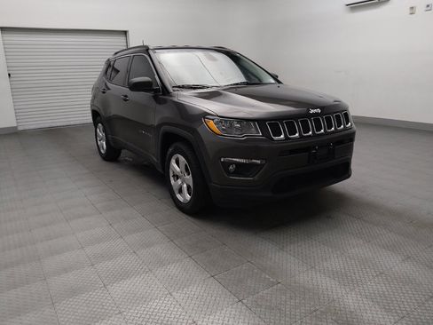 Used 2018 Jeep Compass Latitude w/ Popular Equipment Group FWD image 13