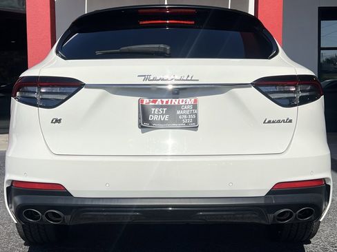 Used 2021 Maserati Levante image 10