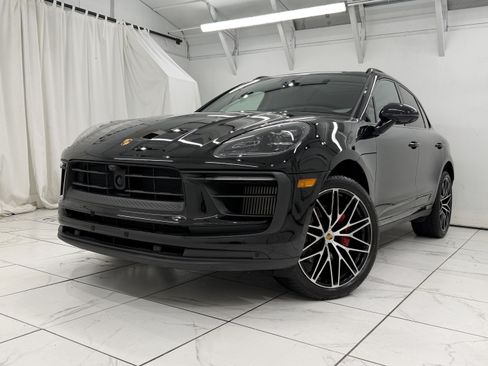 Certified 2024 Porsche Macan S AWD/4WD image 8