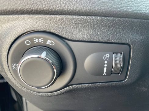 Used 2021 Jeep Compass Sport FWD image 15