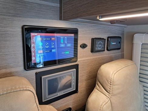 Used 2023 Mercedes-Benz Sprinter 2500 image 24