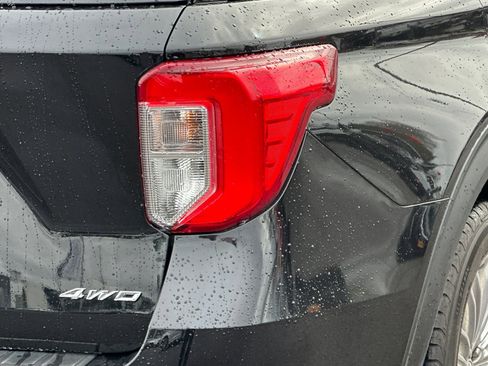 Used 2021 Ford Explorer King Ranch w/ Premium Technology Package image 26