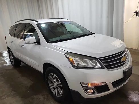 Used 2016 Chevrolet Traverse LT image 3