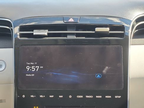 Certified 2024 Hyundai Tucson Limited image 17