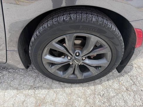 Used 2018 Chrysler Pacifica Limited w/ Advanced Safetytec Group image 10