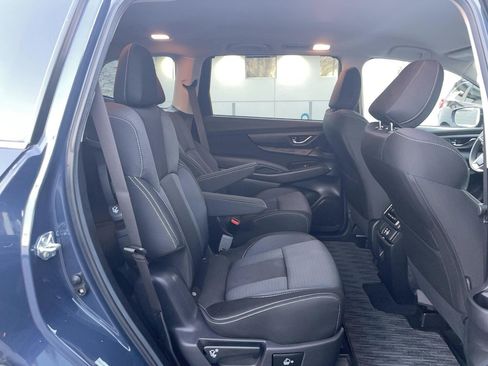 Used 2024 Subaru Ascent Premium w/ Convenience Package image 18