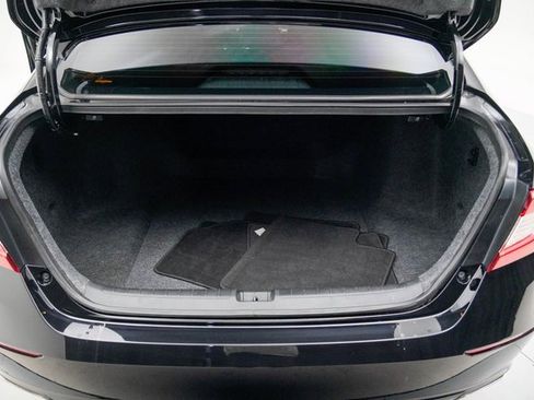 Used 2019 Honda Accord Sport image 9