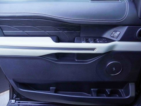 Used 2020 Ford Expedition Platinum image 31