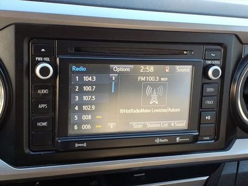 Used 2016 Toyota Tacoma SR5 w/ SR5 Appearance Package (SN) image 13