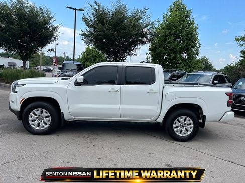 Used 2022 Nissan Frontier SV AWD/4WD image 5