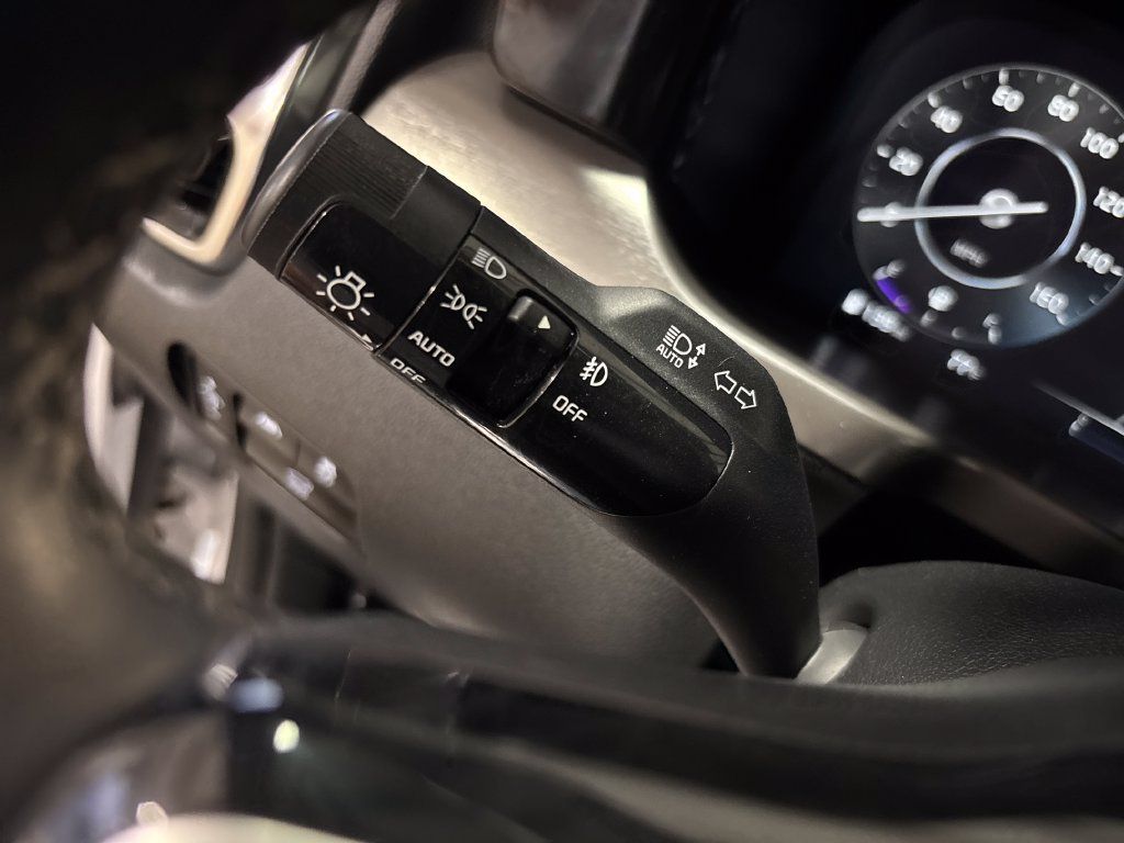 Used 2023 Kia Sorento SX AWD/4WD image 16