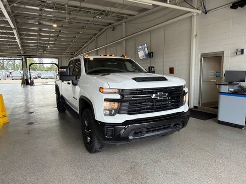 Used 2026 Chevrolet Silverado 2500 Custom w/ Custom Value Package AWD/4WD image 2