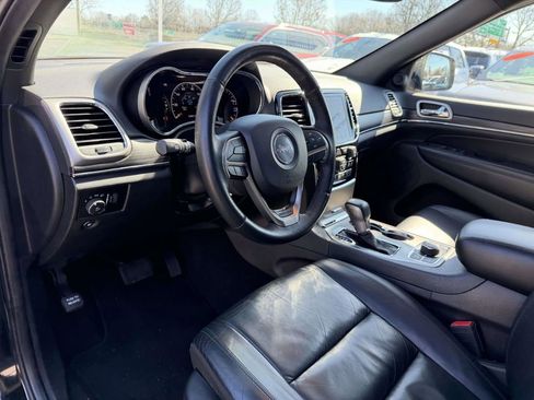 Used 2019 Jeep Grand Cherokee Limited image 16