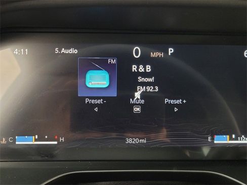 Used 2025 Jeep Grand Cherokee Laredo X image 31