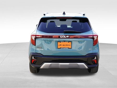 Certified 2024 Kia Seltos EX image 6