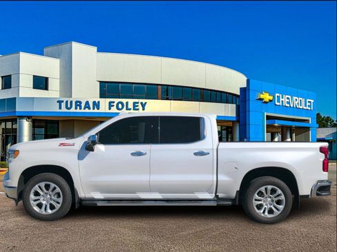 Used 2025 Chevrolet Silverado 1500 LTZ w/ Z71 Off-Road Package image 2