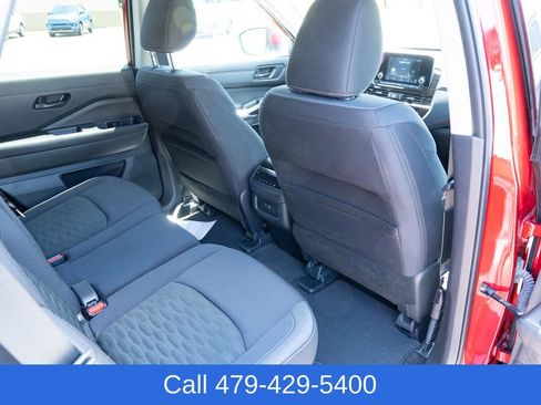 Used 2025 Nissan Pathfinder SV FWD image 38