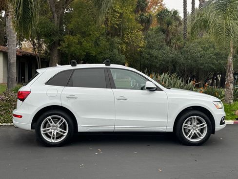 Used 2017 Audi Q5 2.0T Premium Plus w/ Technology Package image 5