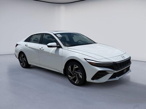 New 2026 Hyundai Elantra Limited FWD image 7